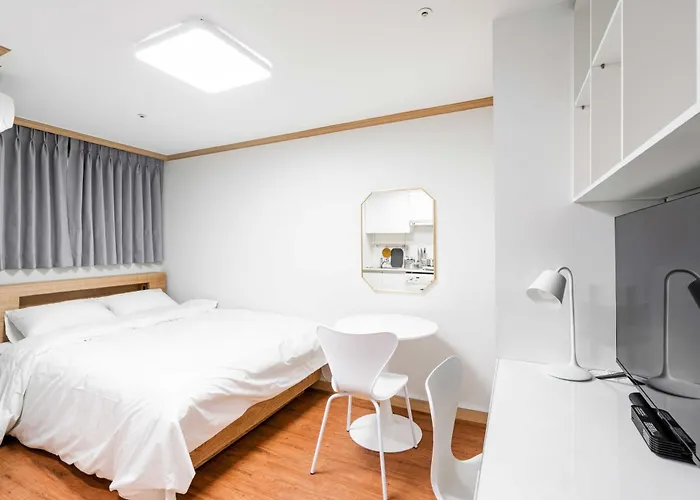 Cozy & Private 3 Mins Walk From Metro Station * Seoul