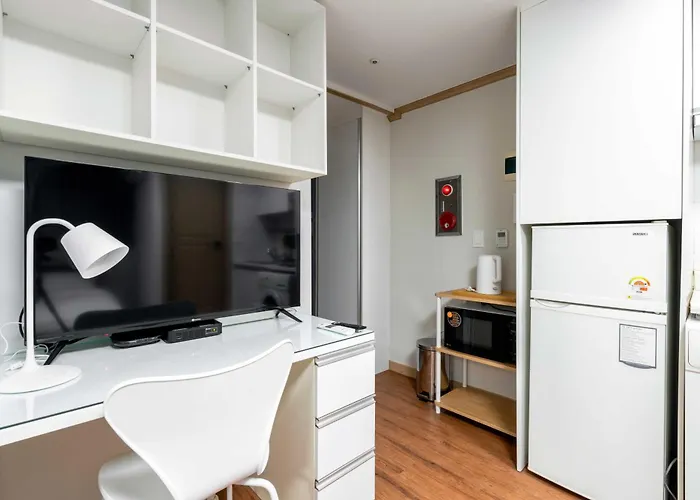 Cozy & Private 3 Mins Walk From Metro Station
