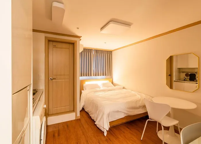 Apartment Cozy & Private 3 Mins Walk From Metro Station