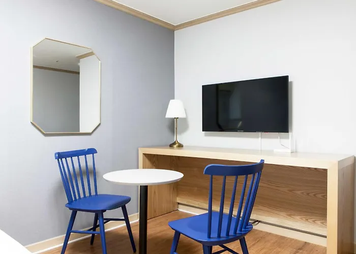 Apartment Cozy & Private 3 Mins Walk From Metro Station