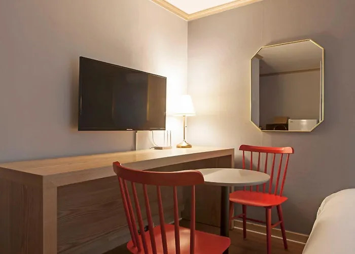 Apartment Cozy & Private 3 Mins Walk From Metro Station