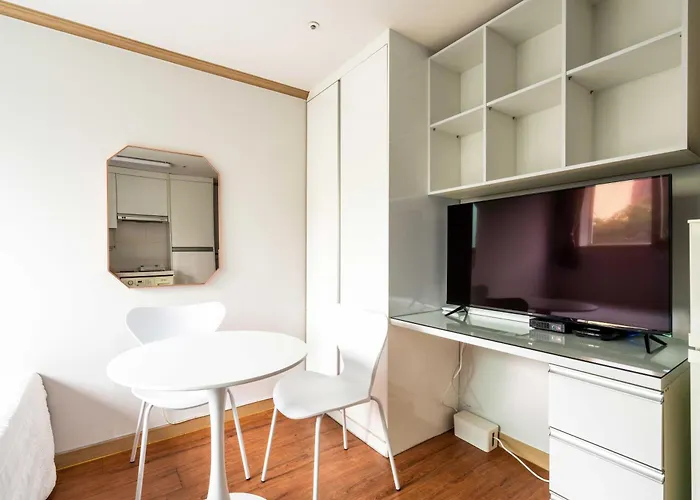 Apartment Cozy & Private 3 Mins Walk From Metro Station *