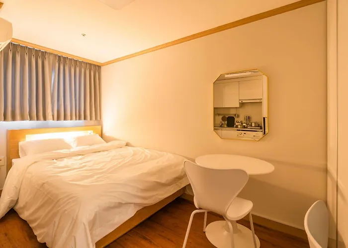 Apartment Cozy & Private 3 Mins Walk From Metro Station *
