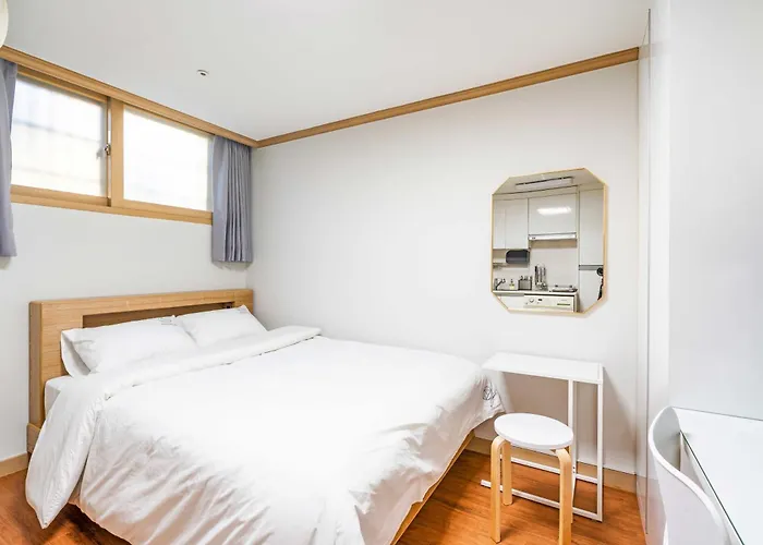 Cozy & Private 3 Mins Walk From Metro Station