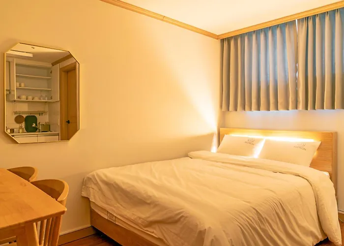 Cozy & Private 3 Mins Walk From Metro Station Apartment Seoul